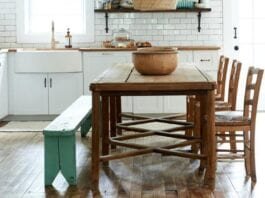 Troquer ses chaises de salle à manger pour un banc